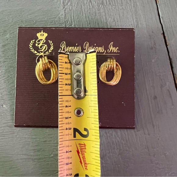 Premier Designs Gold Tone Knot Earrings NEW - Picture 3 of 3